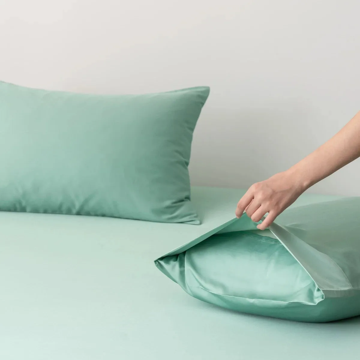 Bamboo Pillowcase Set - Green Sheen