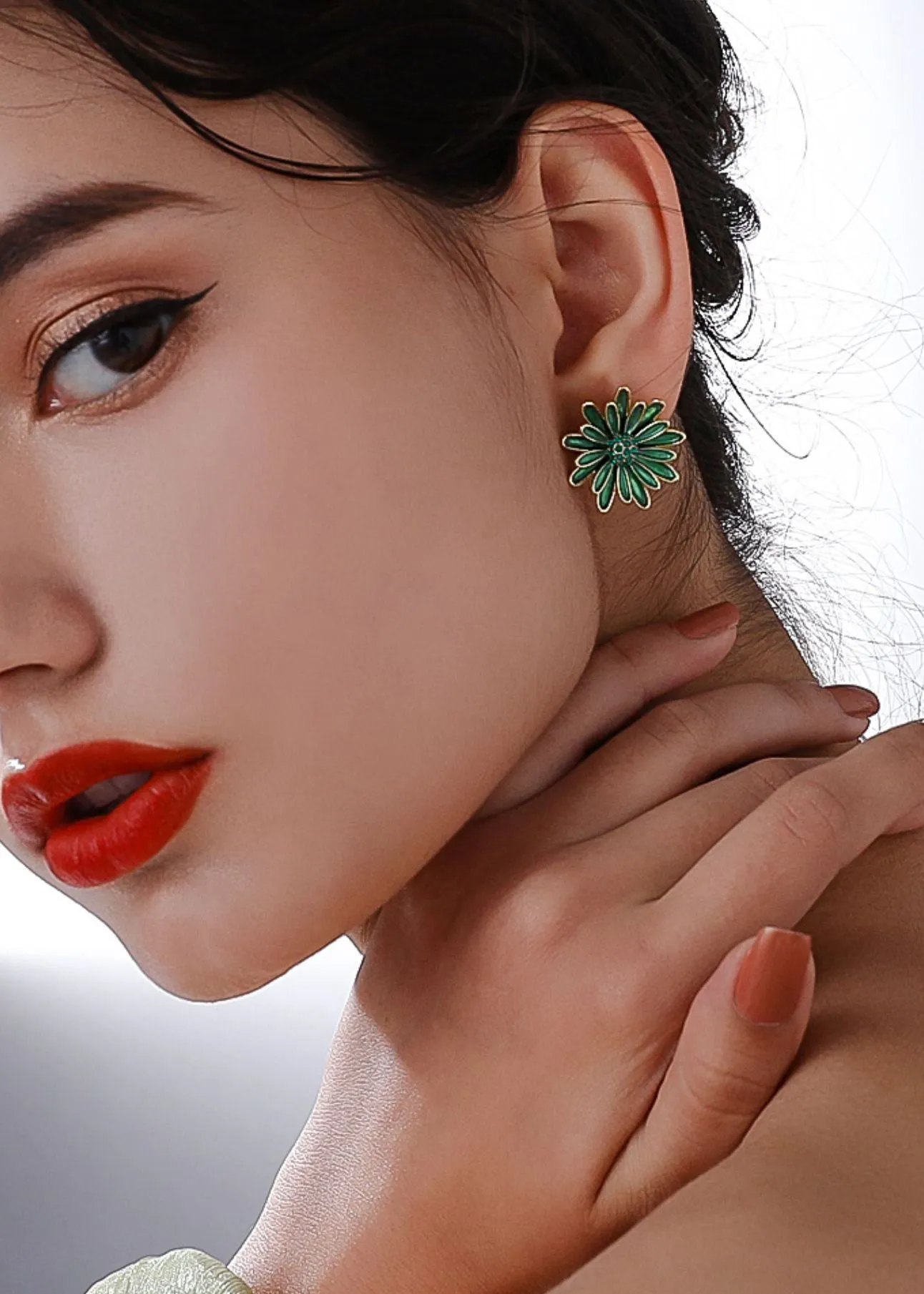 Green Daisy Floral Stud Earrings