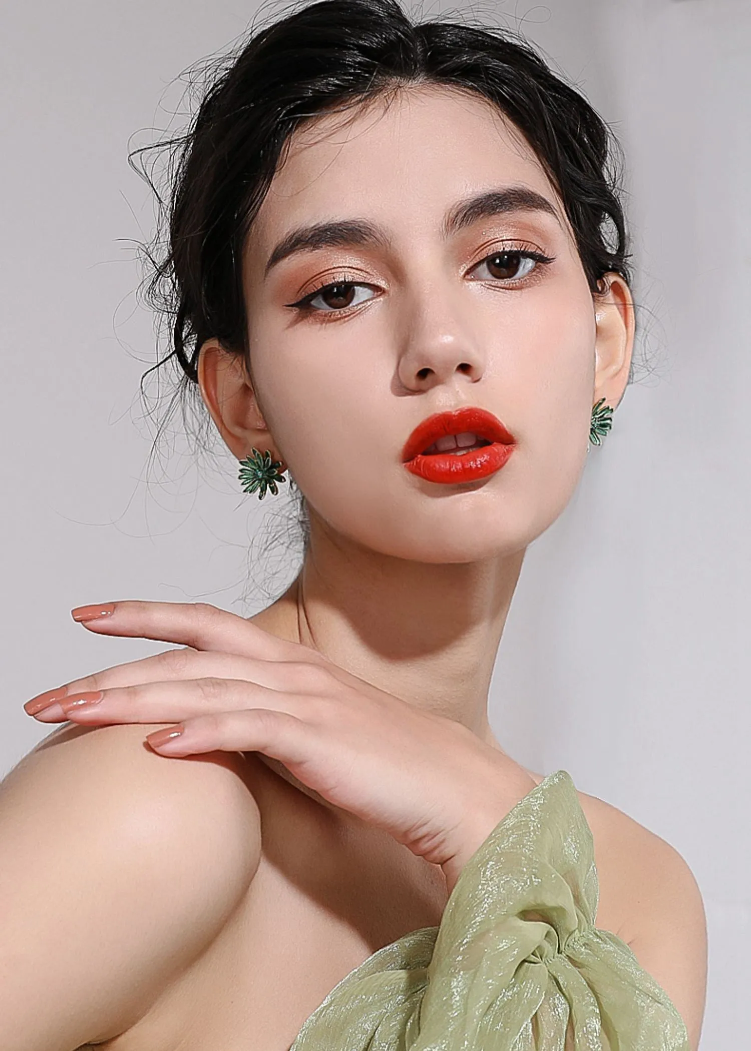 Green Daisy Floral Stud Earrings