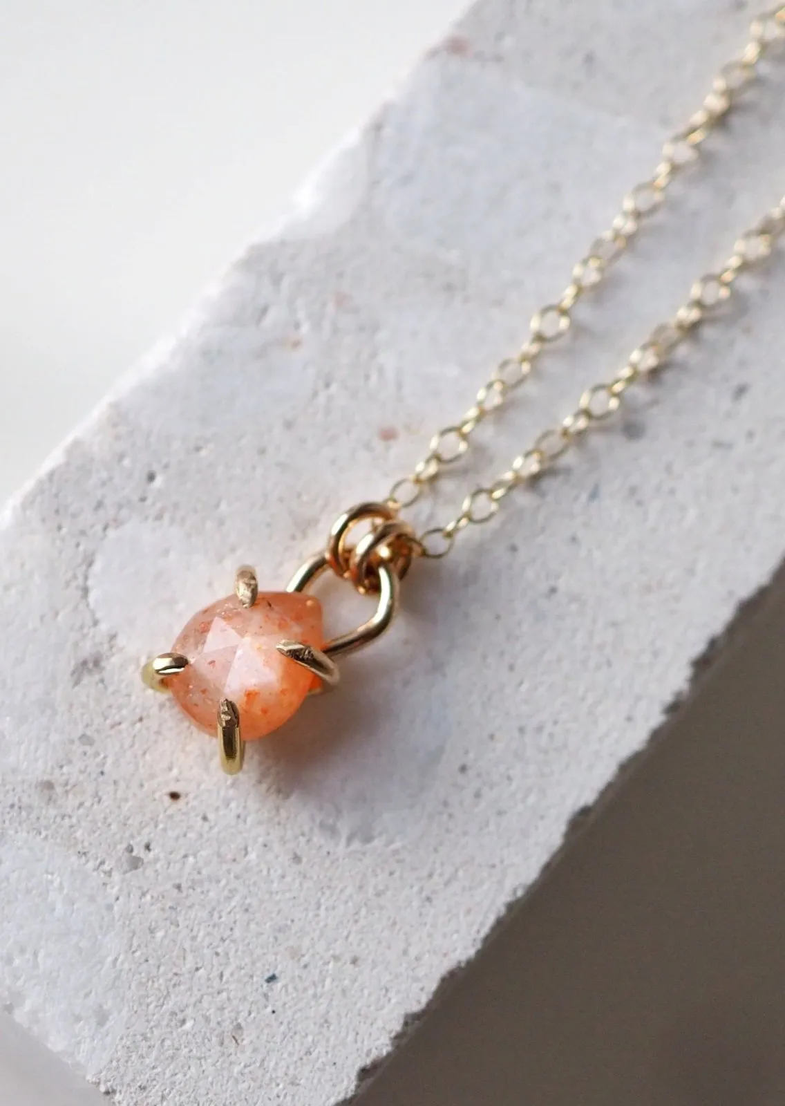 Libra Claw Set Pear Necklace - Gold Filled