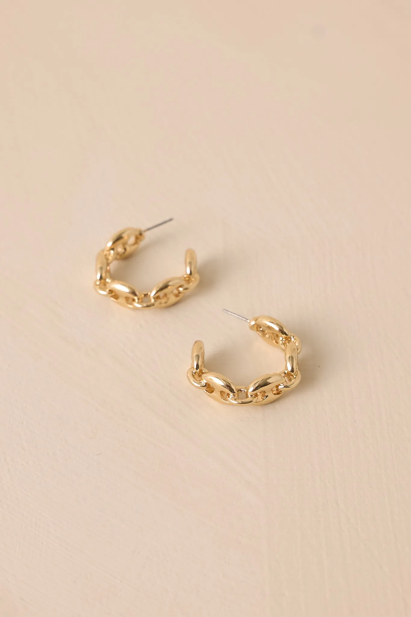 Walk Around Town Gold Chain Hoop Earrings